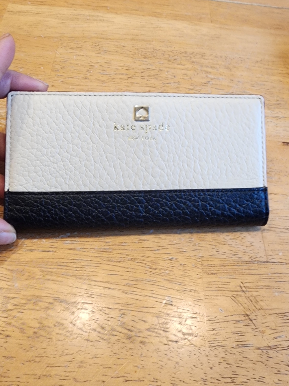 Kate Spade New York Stacy Wallet from the Southport Avenue collection
